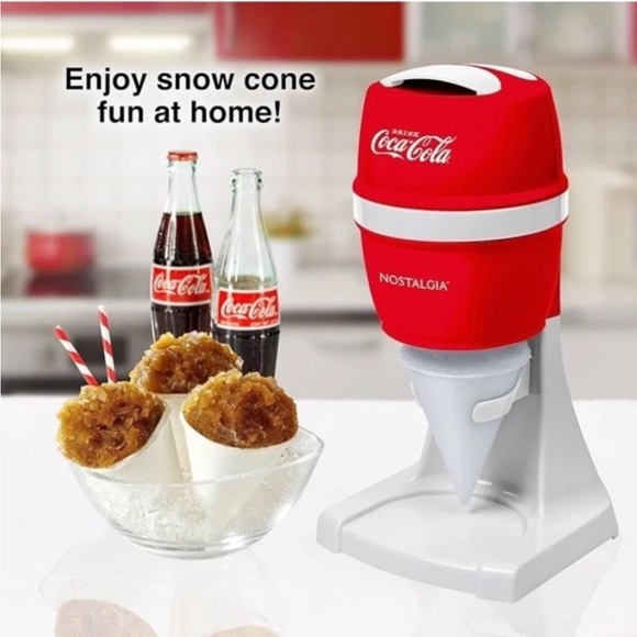 Nostalgia Red and White Ice Shaver